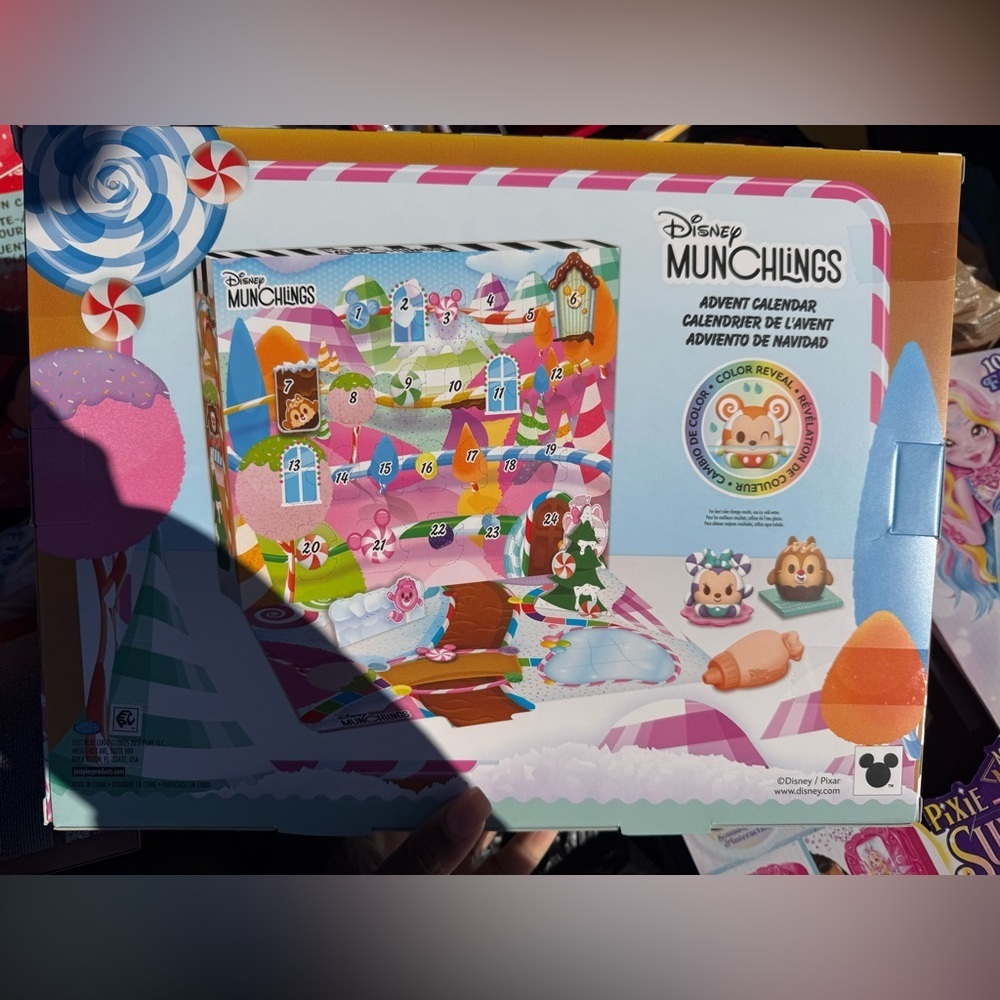 Disney Munchlings Advent Calendar - Pink and White NEW IN BOX - Picture 2 of 2